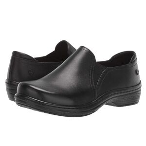 Klogs Footwear Women's Moxy Leather Slip-On Work Clogs Black‎ Size 11 Office